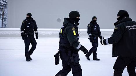 Rajavartijoita Raja-Joosepin rajavartioasemalla marraskuussa 2020.