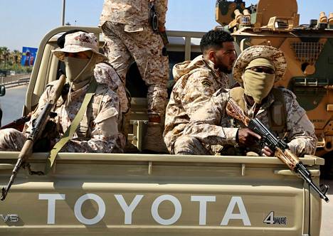 Abdul Hamid Dbeibahin puolella olevia sotilaita kuvattuna Tripolissa tiistaina 17. toukokuuta.