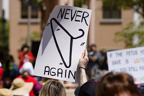 Aborttioikeutta puolustava mielenosoitus Floridan Tampassa toukokuussa.