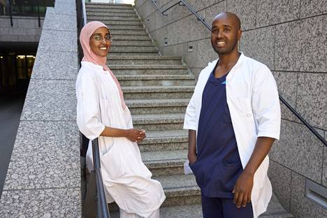 Malmin sairaala on Ibrahim Ahmedin (oik.) työpaikka. Myös Hibo Abdulkarim on työskennellyt siellä mutta tekee juuri nyt töitä yksityisellä vastaanotolla.