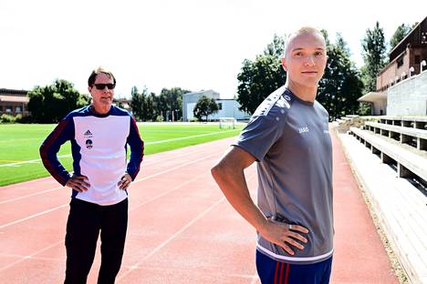 Valmentaja Antti Mero ja Viljami Kaasalainen tekevät pitkäjänteistä työtä, kun entisestä satasen juoksijasta tehdään 400 metrin juoksijaa.
