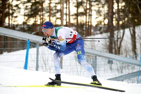 Iivo Niskanen otti Suomen cupin osakilpailuvoiton. Kuva on helmikuulta Salpausselän kisoista.