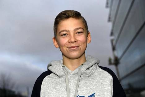 Espoolainen Axel Saarniala, 16, ajaa ensi syksynä kartingin maailmanmestaruudesta Alahärmässä.