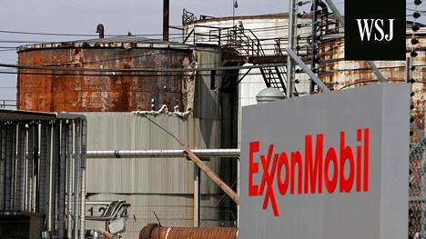 Maailman suurimpiin öljy-yhtiöihin kuuluva Exxon Mobil aikoo muuttaa hiilipäästöjen talteenoton kannattavaksi liiketoiminnaksi. Kuvassa yhtiön jalostamo Baytownissa Teksasissa.