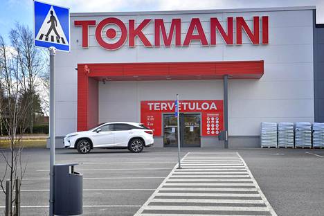 Laitilan Tokmanni oli maaliskuussa suljettuna työntekijällä todetun koronavirustartunnan vuoksi.