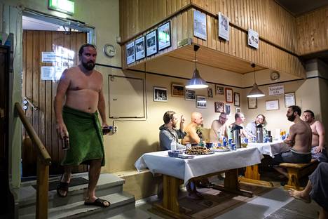 Asiakkaat pelastivat Kallion Kotiharjun saunan koronakriisistä – Nyt  pelastajat saivat kiitokset - Kaupunki 