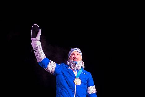 Iivo Niskanen juhli Suomen ainoaa kultaa Pyeongchangin talviolympialaisissa 2018. 