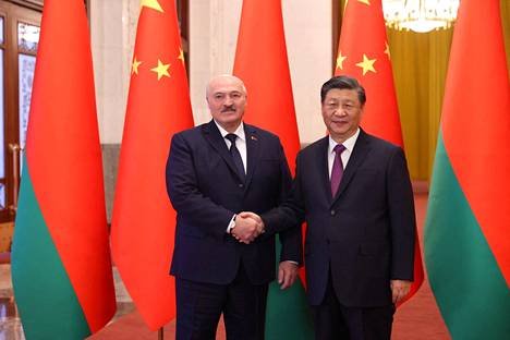 Valko-Venäjän presidentti Aljaksandr Lukašenka tapasi Kiinan johtajan Xi Jinpingin Pekingissä keskiviikkona.