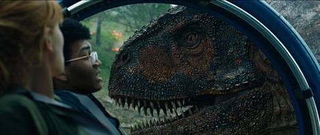 Uuden Jurassic World -elokuvan ytimessä on dilemma, jossa asettuvat vastakkain ihmisten- ja eläintensuojelijat.