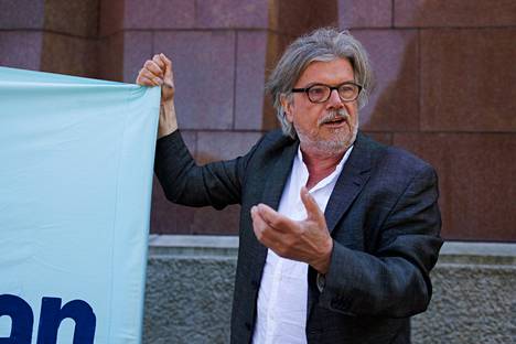 Lühr Henken on saksalainen rauhanaktivisti, joka vastustaa asetoimituksia Ukrainaan.
