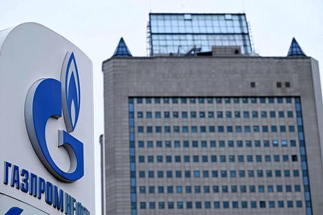 Euroopan unioni on sanonut, ettei kaasulaskuja saa maksaa ruplissa, vaikka Venäjä niin vaatii. Kuvassa Venäjän kaasujätin Gazpromin konttori Moskovassa.