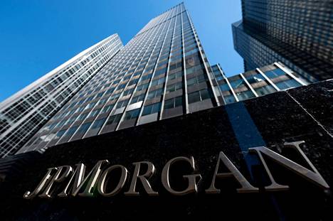 JP Morgan Chasen varallisuudenhoidosta vastaava johtaja Mary Erdoes sanoo, että työuran alussa kannattaa tehdä mahdollisimman pitkää päivää.