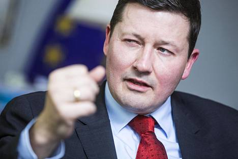 Martin Selmayr is the head of cabinet of the president of the European Commission, Jean-Claude Juncker.