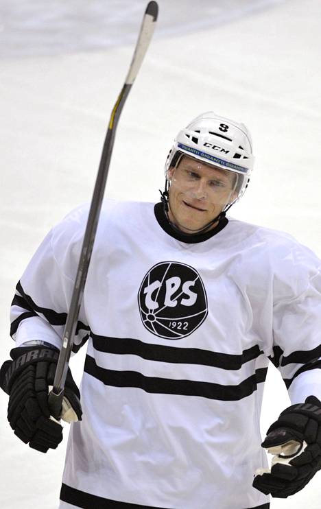 Kasvattajaseuransa Turun Palloseuran avuksi tullut Mikko Koivu onnistui jatkoajalla. Kuva torstain liigaillasta, jossa Koivu oli mukana ensimmäisen kerran NHL:n työsulun aikana.