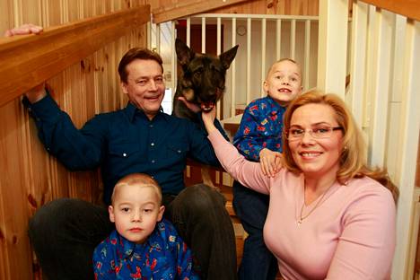 Perheen kanssa Myrskylässä vuonna 2009.