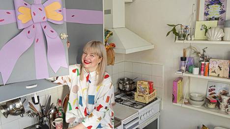 HS Helsinki: Tiina Arposen arki on pastellista kimallesadetta – Nyt hän kertoo, miten on jaksanut näyttää somessa pirteältä 13 vuotta putkeen