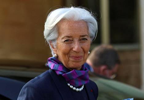 EKP:n pääjohtaja Christine Lagarde vakuuttaa, että velkaantuneiden maiden auttaminen ei häiritse inflaation kiihtymistä hillitseviä toimia.