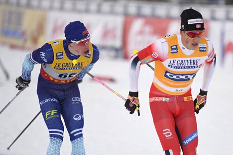 Iivo Niskanen hiihti kilpailun aikana hetken yhdessä kisan kakkosen Johannes Høsflot Klæebon kanssa. Hiihtäjät olivat tilanteessa eri kierroksella, sillä Niskanen lähti reilusti norjalaisen perään.