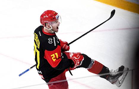 Jääkiekko | Jokerit taipui KHL:ssä Nizhnekamskissa jatkoajalla – maalivahtitulokas Jukurilla oli hankala KHL-debyytti