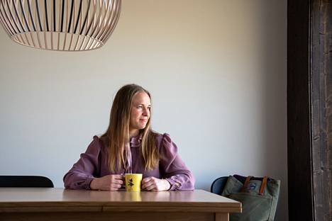 Kirjailija ja somevaikuttaja Satu Rämö asuu perheineen Länsi-Islannissa, ja sinne hän on sijoittanut myös naispoliisi Hildurista kertovat dekkarinsa.