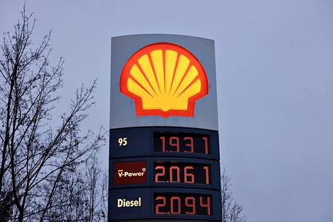 95-oktaaninen bensiini oli maanantaina Helsingin Käpylässä noin 16 senttiä halvempaa kuin diesel.