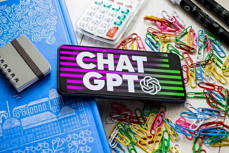 GPT-4 tuottaa käyttäjän syöttämän tekstin perustella paitsi sujuvaa tekstiä, myös kuvia, videoita ja tallenteita. 