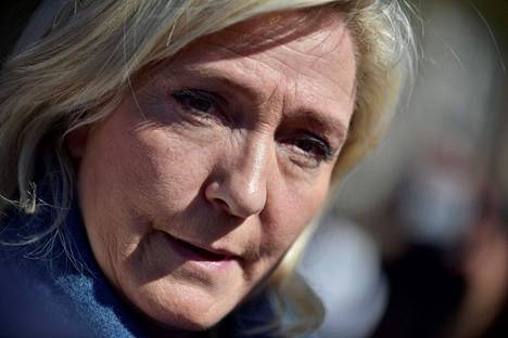 Marine Le Peniä syytetään julkisten varojen kavaltamisesta, kun hän toimi europarlamentaarikkona.