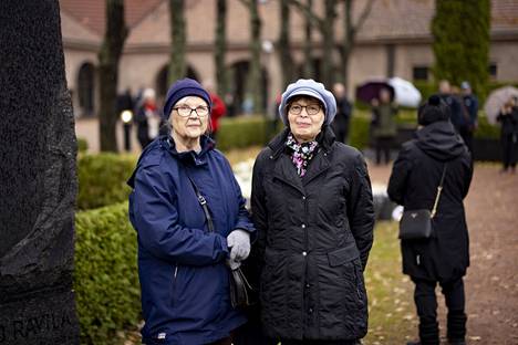 Marja-Leena Suutari (left) and Riitta Kettunen had arrived from Vantaa. 