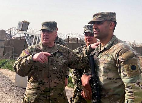 USA:n sevoimien komentaja Mark Milley teki lauantaina vierailun armeijan tukikohtaan Syyrian koillisosassa.