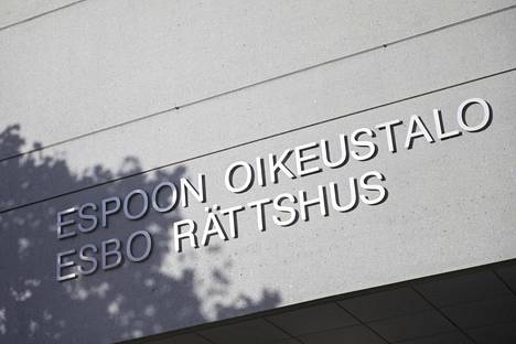 Espoon käräjäoikeuden syyskuussa antama tuomio viestintärauhan rikkomisesta jäi Helsingin hovioikeuden tiistaisella päätöksellä voimaan.