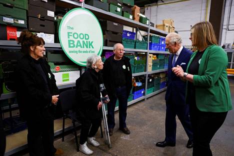 Kuningas  Charles vieraili helmikuussa Milton Keynesissä leipäjonoa ylläpitävässä hyväntekeväisyysjärjestössä, joka jakoi viime vuonna 15 000 ruoka-apupakettia.