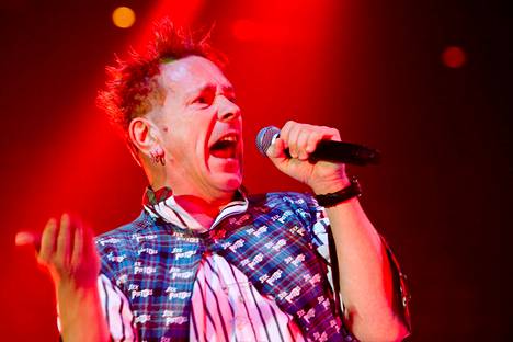 John Lydon esiintyi Helsingissä vuonna 2008 Sex Pistolsin Combine Harvest -kiertueella.
