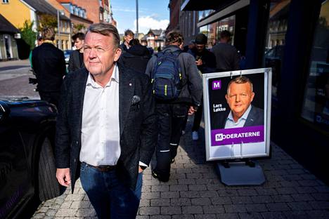 Tanskan entinen pääministeri Lars Løkke Rasmussen sai kesällä korruptioskandaalin vuoksi potkut puolueestaan, mutta hän perusti heti uuden oman puolueen. Uusi puolue on saanut kannatuskyselyissä noin kymmenen prosentin kannatuksen. Tanskassa on kansankäräjävaalit tiistaina.