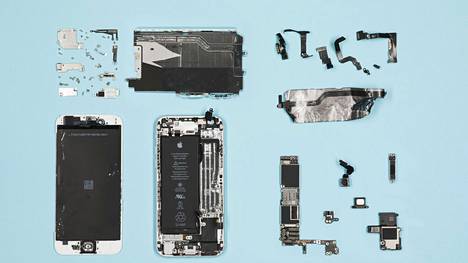 Maailmasta loppuu metalli, kun 80% puhelimista jää kierrättämättä – Syy on kuluttajien hölmö tapa, sanoo asiantuntija, jonka kanssa HS purki iPhonen ja tutki sen metallit 
