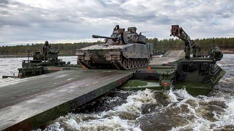 Saksalainen pioneerikomppania harjoitteli joen ylitystä Naton valmiusjoukkojen harjoituksissa Rena-joella Norjassa syksyllä 2018.