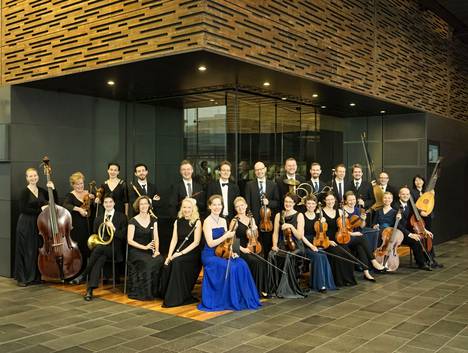 Helsingin Barokkiorkesterin Espanjan-kiertue keskeytyi koronatapausten vuoksi. Uudenvuodenaattona orkesterilla on Helsingin Musiikkitalossa suuri uudenvuoden konsertti.