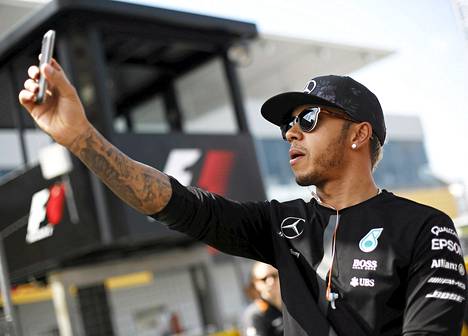 Lewis Hamilton oli suvereeni Suzukan GP:ssä ja vahvisti johtoaan MM-sarjassa.