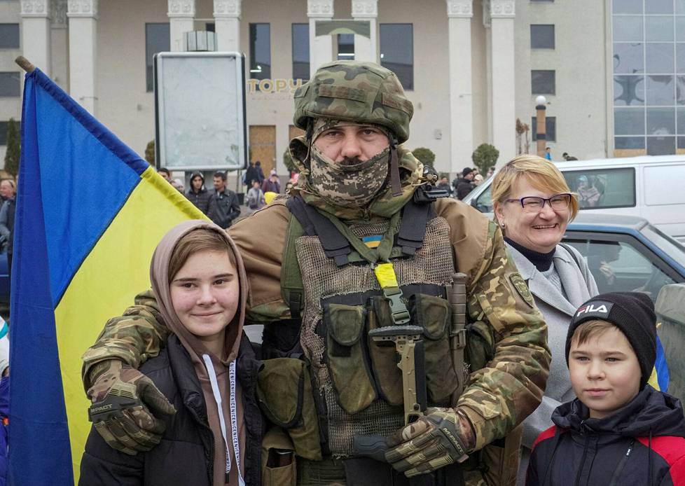 Ukrainan armeijan sotilaat saivat sankarin vastaanoton.