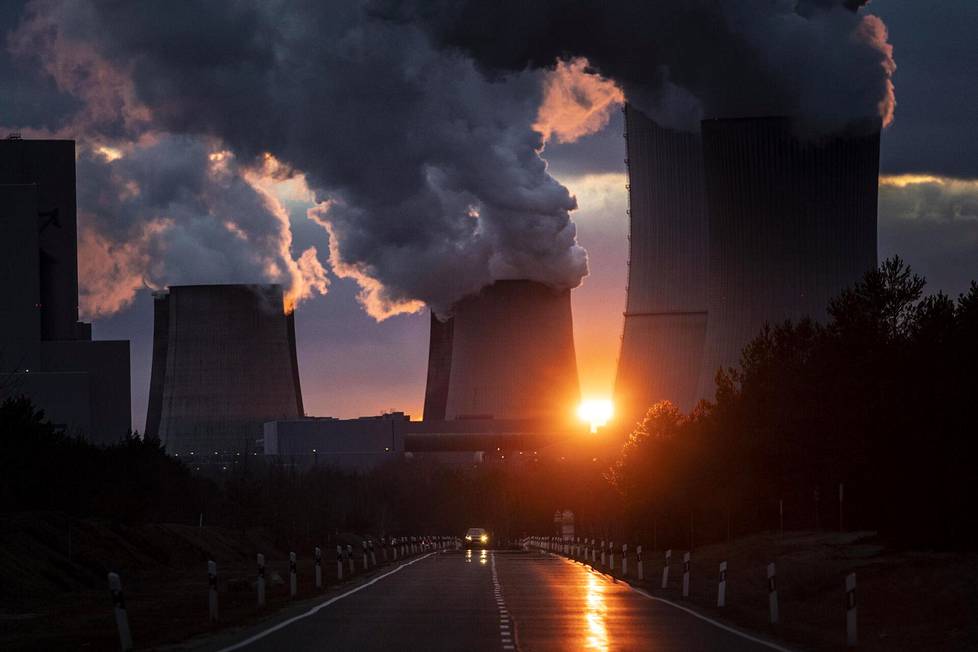 Hiili tuottaa suuren osan maapallon energiasta. Ruskohiiltä polttava Boxbergin voimala itäisessä Saksassa on tarkoitus sulkea vuonna 2038.