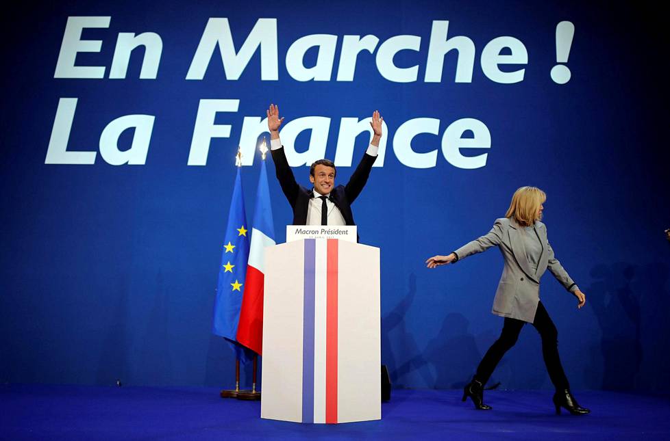 Ranskan presidentinvaalien ensimmäisen kierroksen voittaja Emmanuel Macron puhui kannattajilleen sunnuntai-iltana Pariisissa.