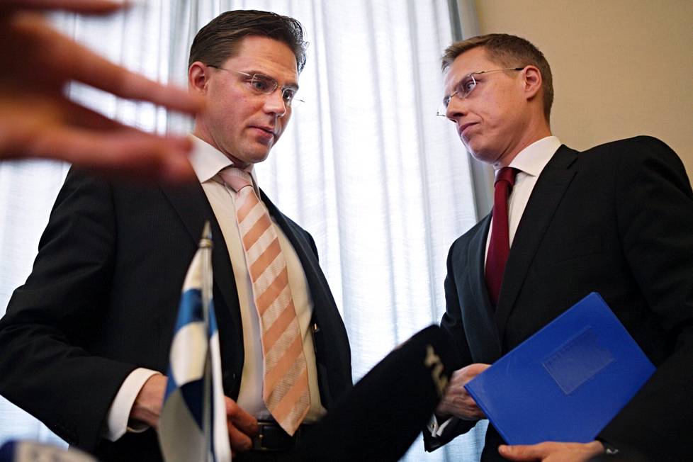 1. huhtikuuta 2008 kokoomuksen puheenjohtaja Jyrki Katainen kertoi eduskunnassa ryhmän valinneen Alexander Stubbin kokoomuksen ehdokkaaksi uudeksi ulkoministeriksi Ilkka Kanervan jouduttua eroamaan tekstiviestikohun vuoksi.