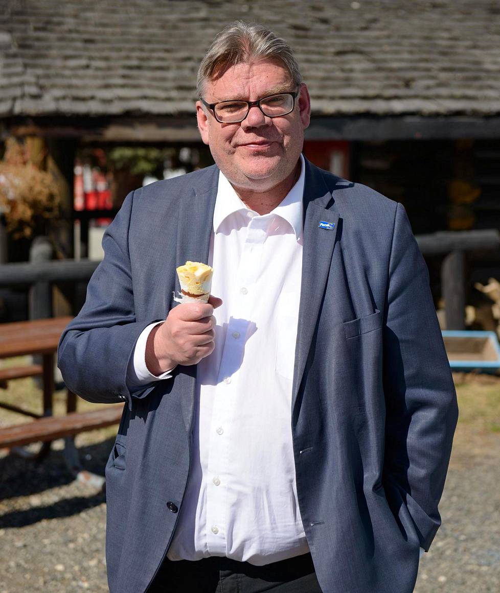 Ulkoministeri Timo Soini osallistui Fairbanksissa Alaskassa Arktisen neuvoston kokoukseen ja vieraili myös paikallisessa teemapuistossa.