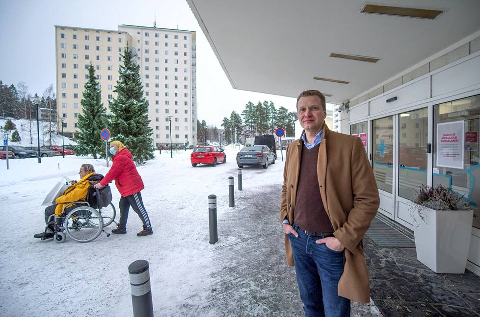 Etelä-Savon aluevaalien ääniharava Panu Peitsaro (liik) sanoo, että päivystävä keskussairaala tarvitaan pitkien etäisyyksien vuoksi Mikkelin lisäksi Savonlinnassa.