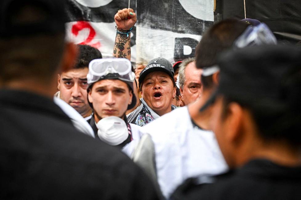 Demonstrators protested government austerity in Buenos Aires on Friday last week.