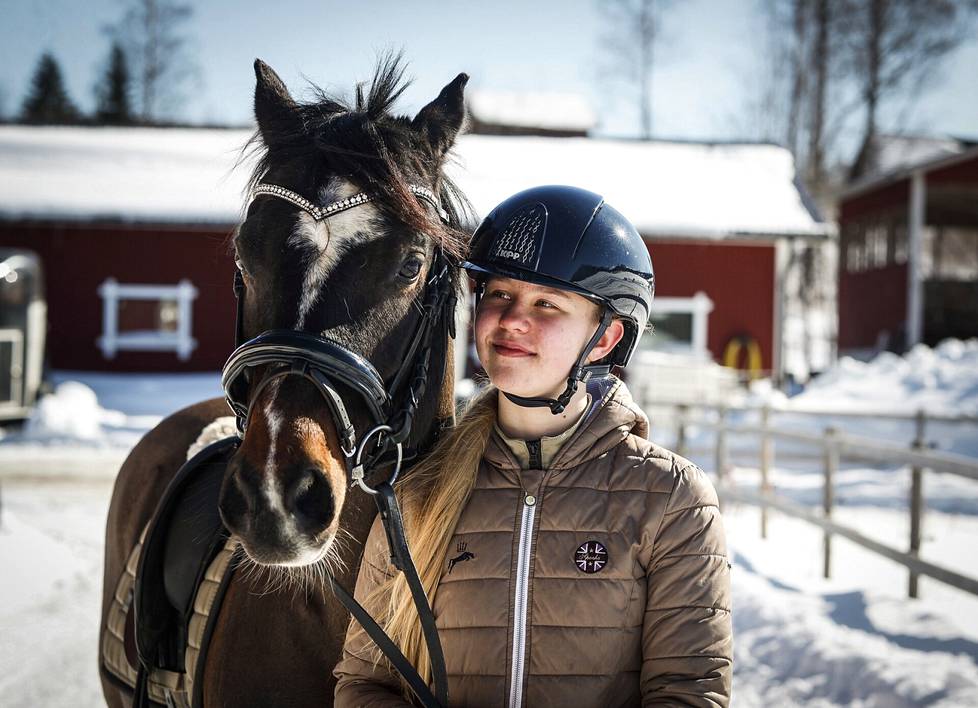 Kalle pony's well-being is everything to Veera Kangasjärvi.  