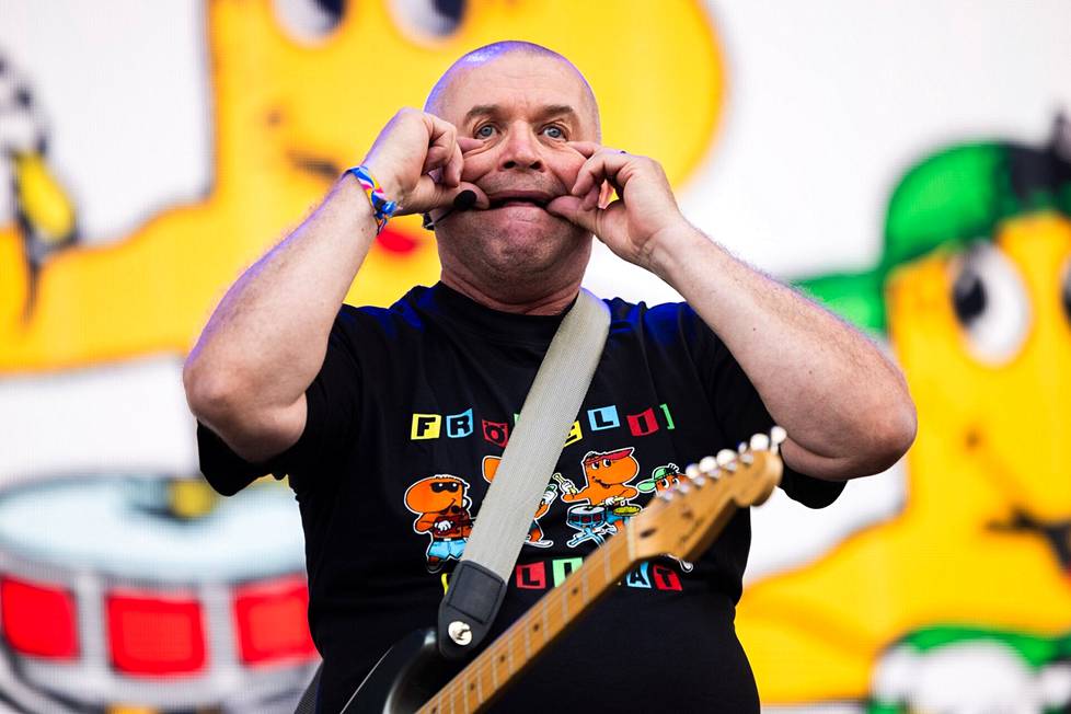 There is a part in the song Taputan where they sing about grimacing.  Singer and guitarist Mats Lillrank shows the audience a model.