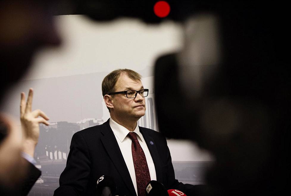 Pääministeri selitti Yle-kohua toimittajille marraskuussa 2016.