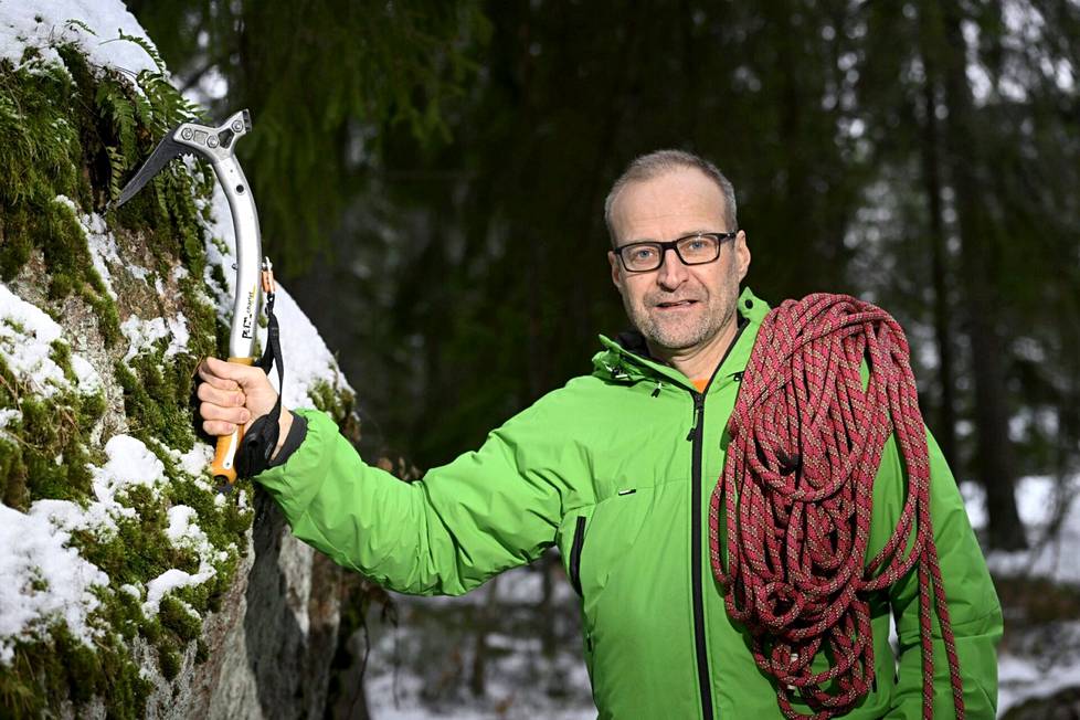 Suomalainen vuorikiipeilijä Veikka Gustafsson onkin yksi vain neljästä kaikkien kasitonnisten valloittajista, saksalaisen Eberhard Jurgalskin tutkimuksista selviää. Julkisuudessa on monesti väitetty, että heitä olisi 44. Kuva joulukuun alusta Kirkkonummelta.