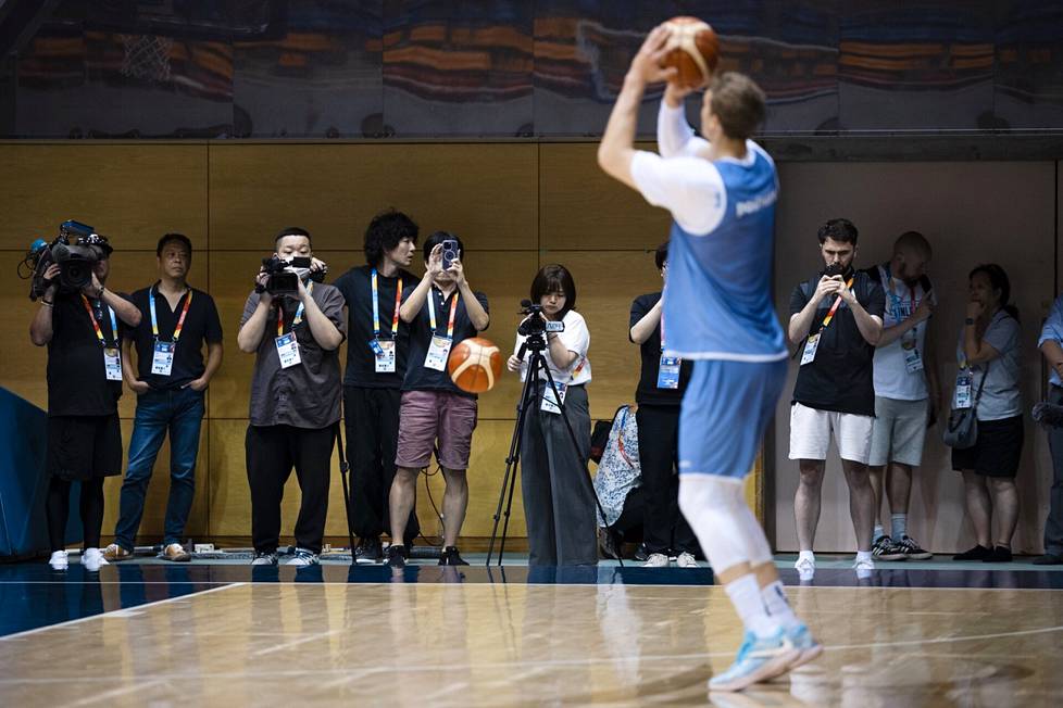 Lauri Markkanen's moves caught the media's attention even before the first match.