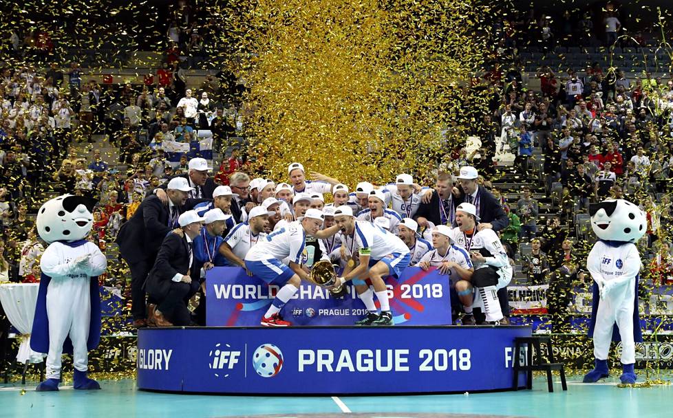 Suomi juhli MM-kultaa myös vuoden 2018 MM-kisoissa Prahassa. 